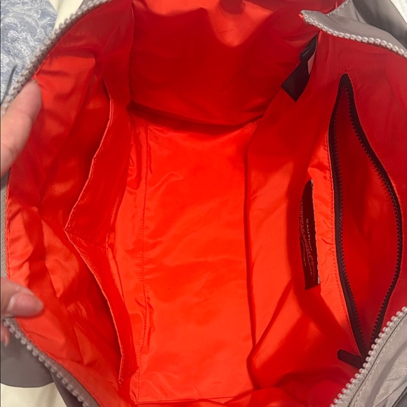 Marc Jacobs THE PUFFY NYLON LARGE TOTE BAG - Picture 3 of 3